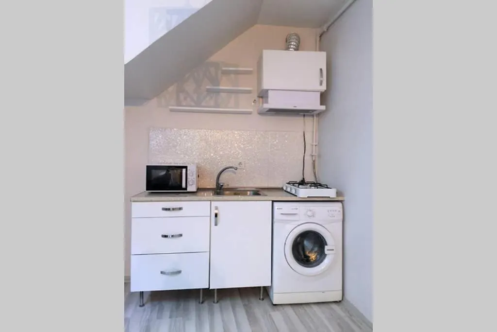 Small Istanbul Apartment Semi Basement Floor 0*,  Turquie